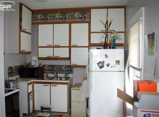 217 5th St, Fenton, MI 48430