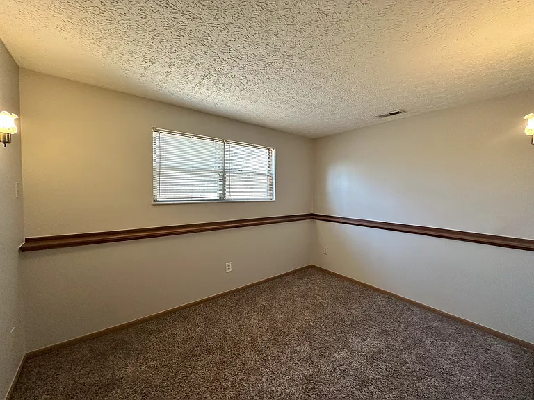 4049 Sandy Ridge Dr — Photo 19