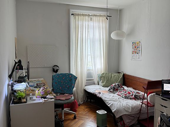 3rd image of 1001 Garden St APT 4