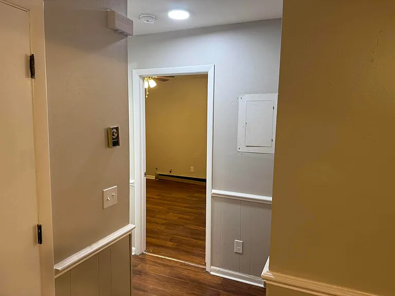 317 Longview Dr — Photo 3
