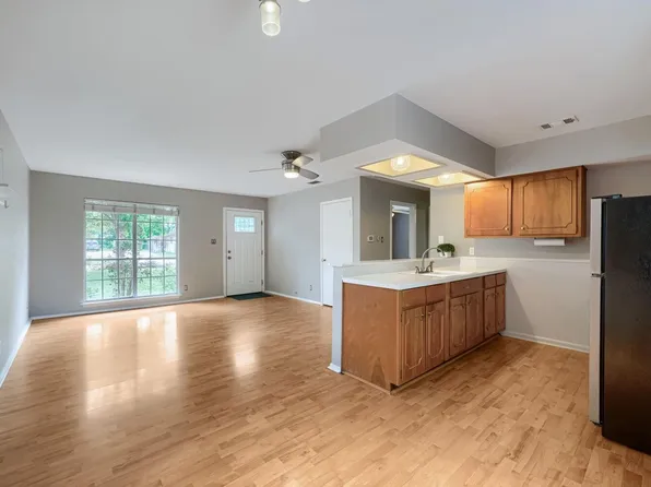 8308 Hathaway Dr, Austin, TX 78757