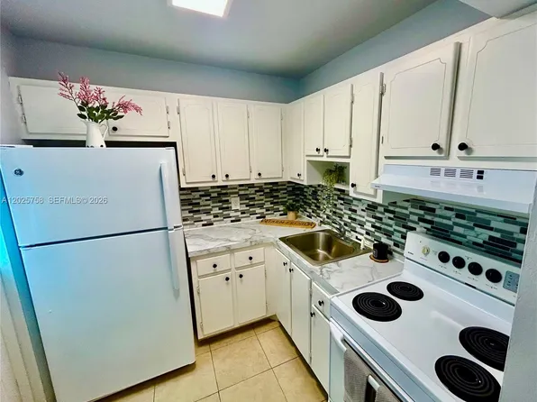 2213 NE 1st Ct APT 203, Boynton Beach, FL 33435