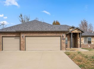 4511 W Cloverleaf Terrace, Battlefield, MO 65619