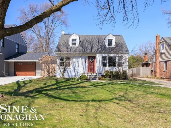 318 Kerby Rd, Grosse Pointe Farms, MI 48236