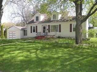 2020 Oregon Ave, Rockford, IL 61108