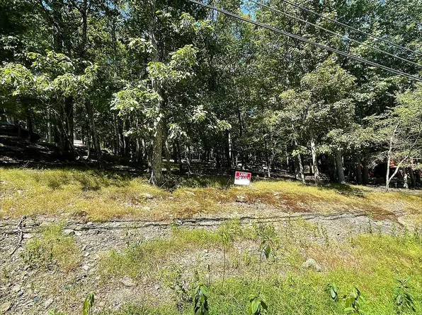Southport Dr, East Stroudsburg, PA 18302