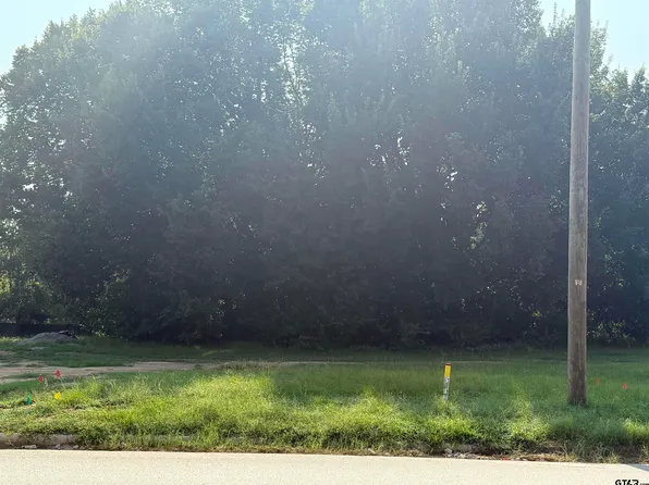 5378 Hollytree Dr, Tyler, TX 75703