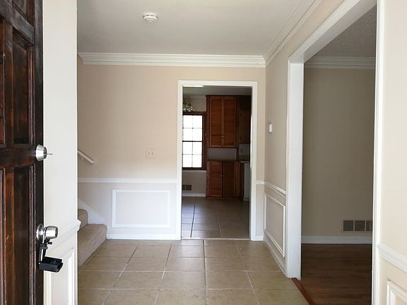 4th image of 1366 Larkview Dr SW