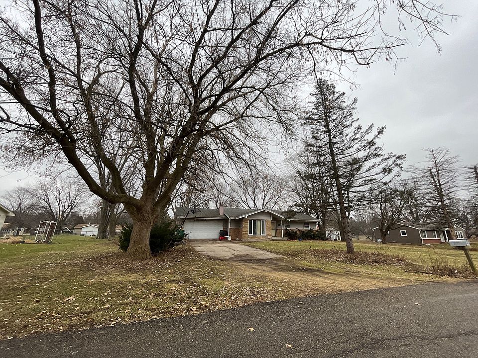 7621 Lloyd Dr, Cherry Valley, IL 61016 Zillow