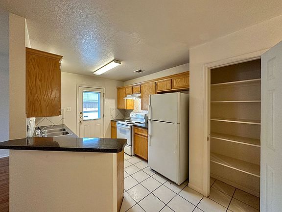 5th image of 1100 Nicholas Cir APT A
