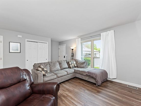 5th image of 144 Stillmeadow Dr