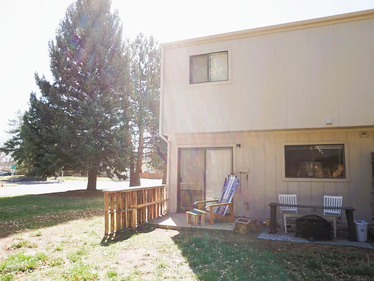 538 Strachan Dr — Photo 23