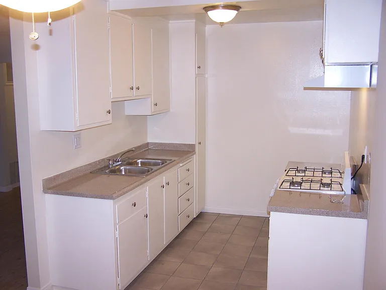 5040 Tujunga Ave #6 — Photo 1