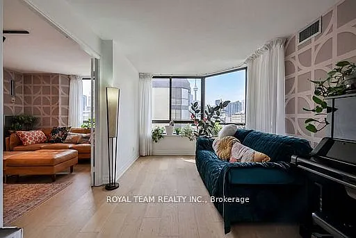 211 N Saint Patrick St S #Penthouse C-10 — Photo 17