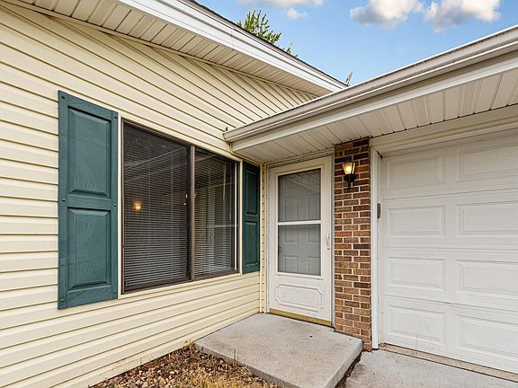 4th image of 3831 Heather Dr