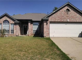 825 Sansome Dr, Arlington, TX 76018