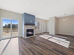 704 Cardinal Ln #1404, Mukwonago, WI 53149