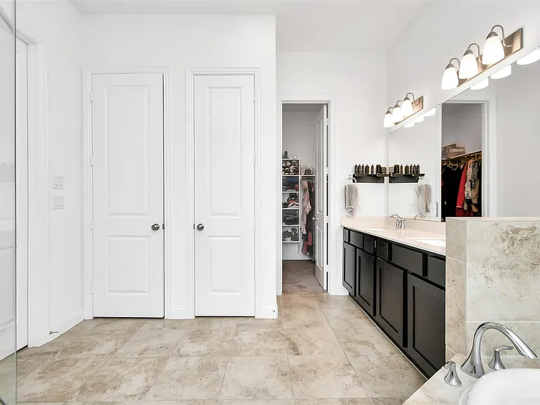 11012 Mikula Dr — Photo 43