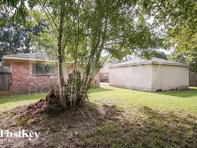 7714 Dawnridge Dr — Photo 14