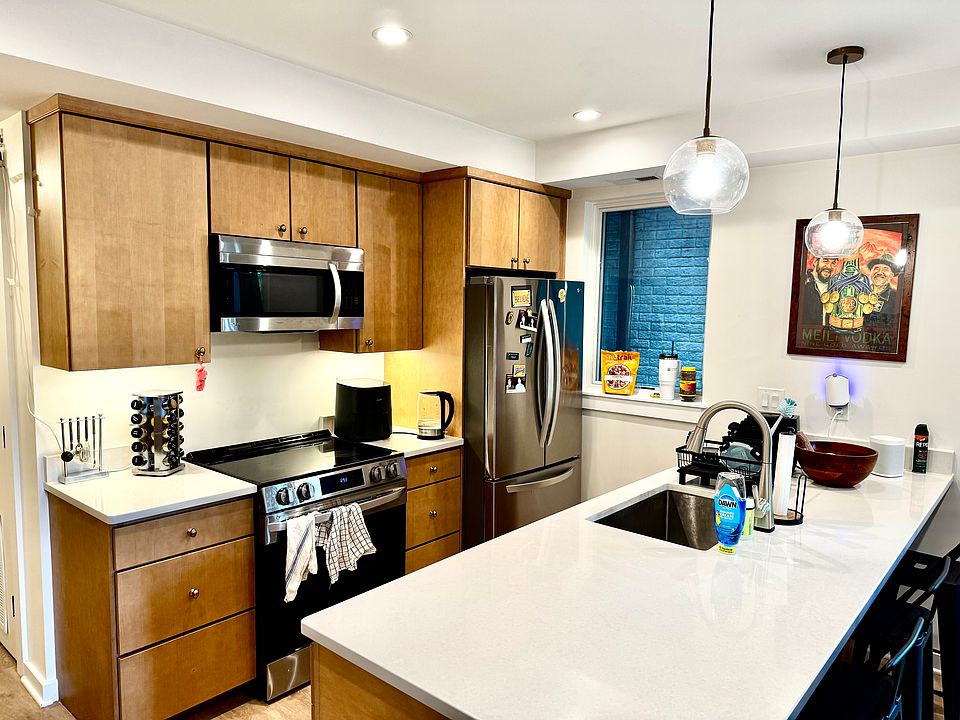 1st image of 534 Taylor St NW Unit B