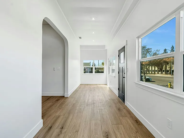 406 Sierra Ave — Photo 8
