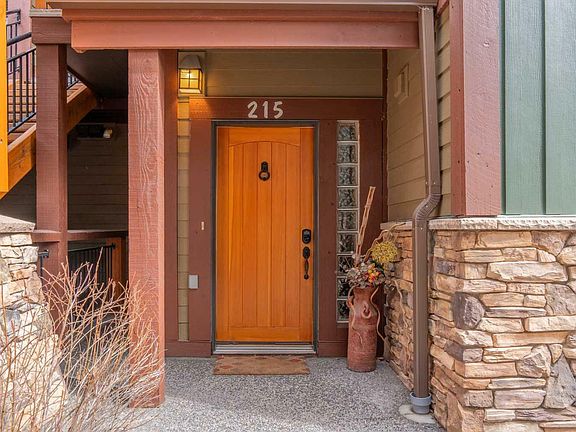 4th image of 215-107 Armstrong Pl #215
