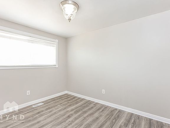 3rd image of 2914 W Sesame Cir