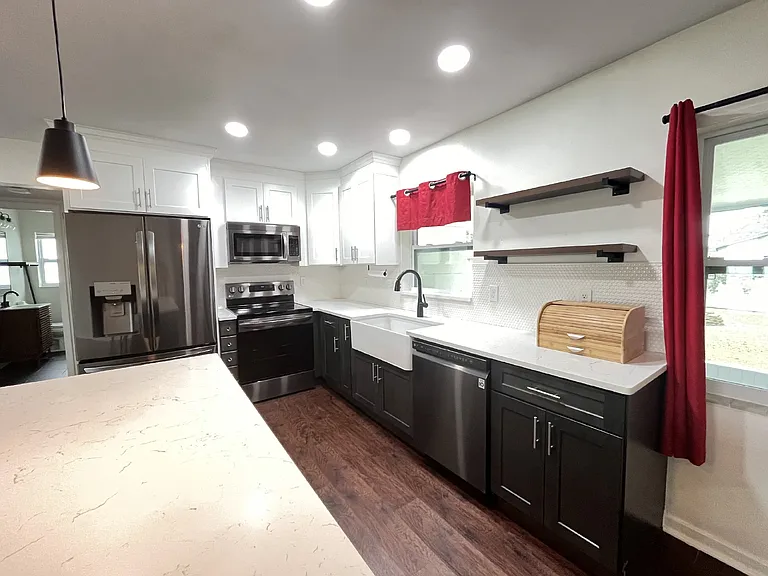 1127 Afton St — Photo 6