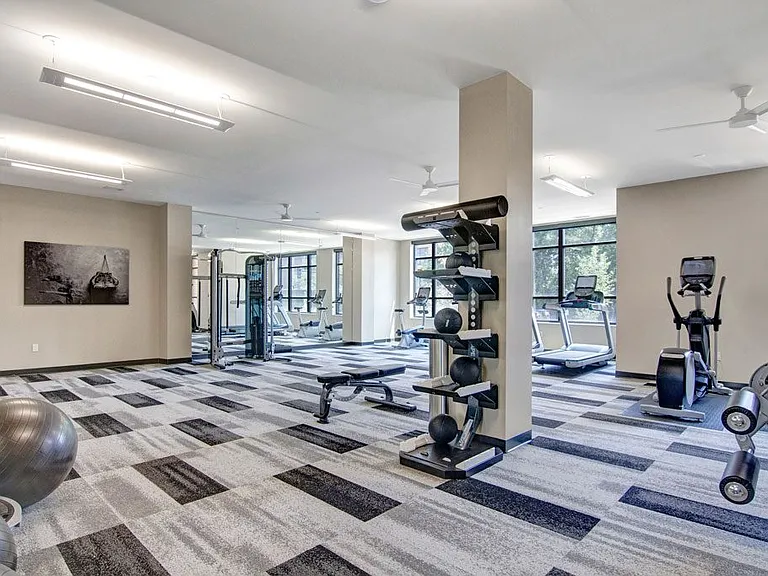 Gatsby Apartments — Photo 22