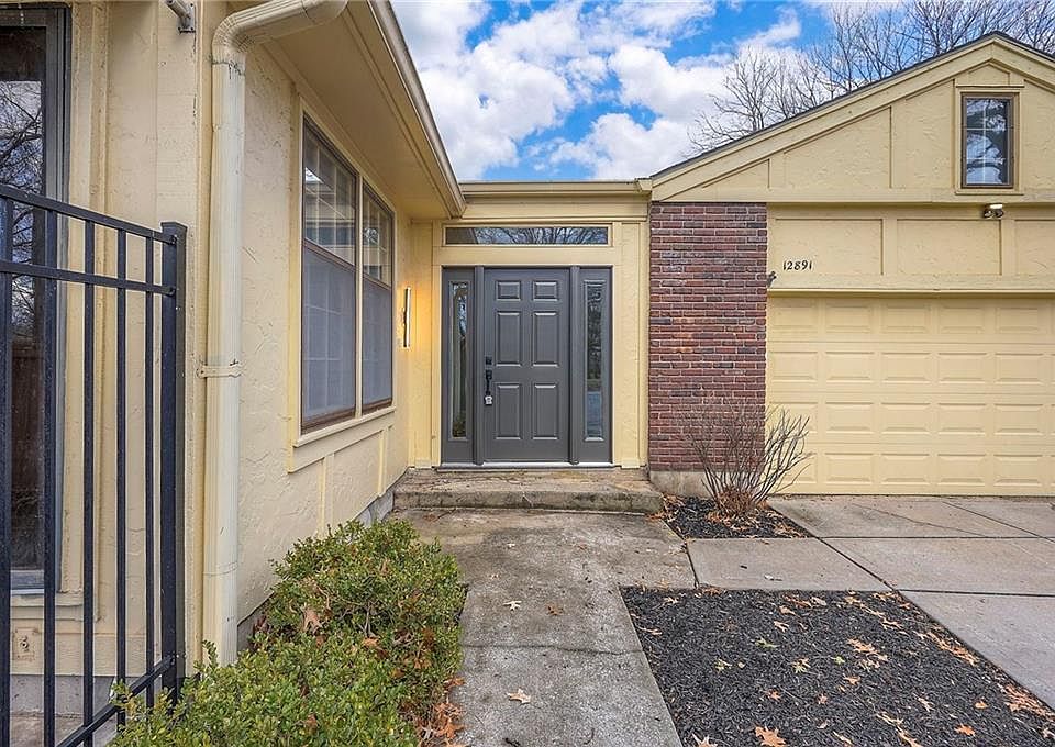 1st image of 12891 Cambridge Ct