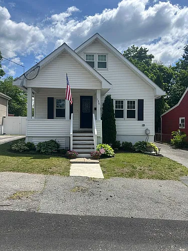 136 Aborn Ave Photo 1