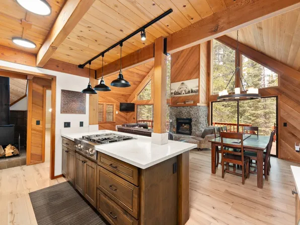 14208 Copenhagen Dr, Truckee, CA 96161