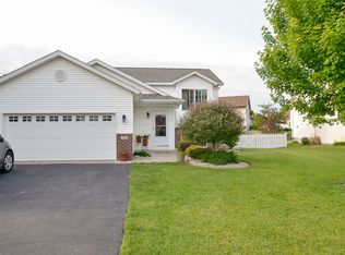 110 Connie Ln, Eagle Lake, MN 56024