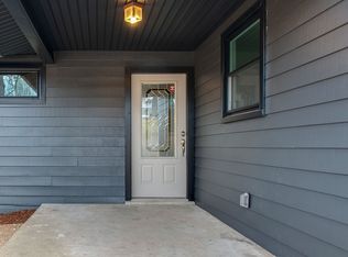 209 E Park Cir, Dickson, TN 37055