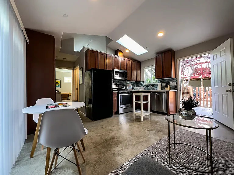 3812 Midvale Ave — Photo 15