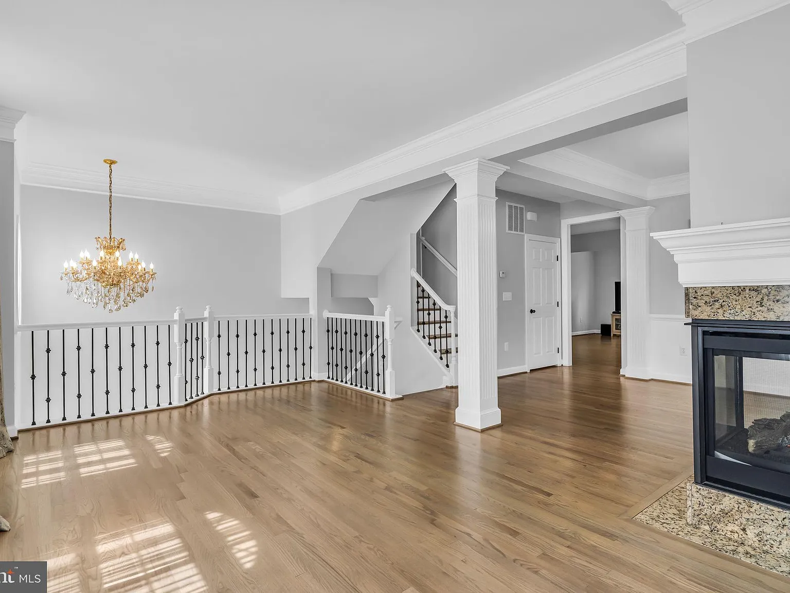 3 bed, 3.0 bath, 2889 sqft, $3,500 — Photo 3