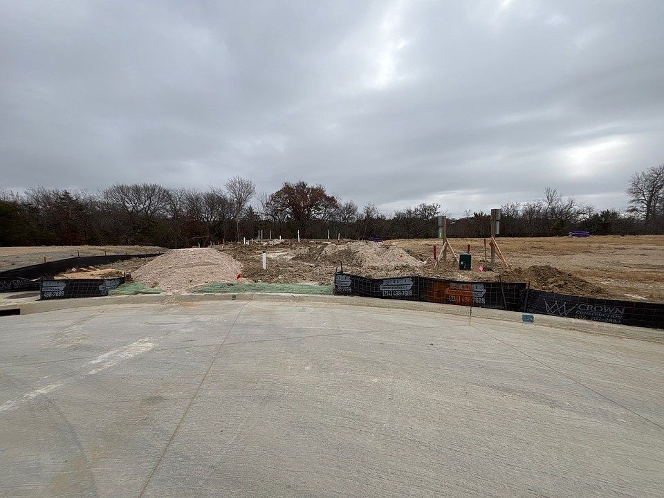 2nd image of 548 Park Side Dr