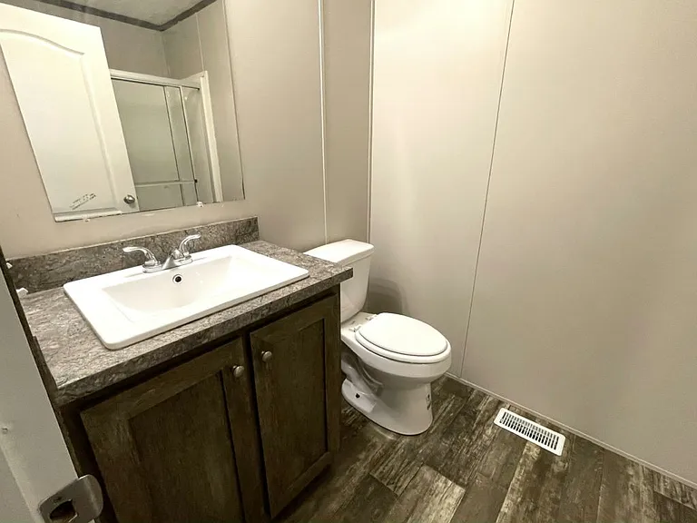 488 Linda Ln — Photo 10