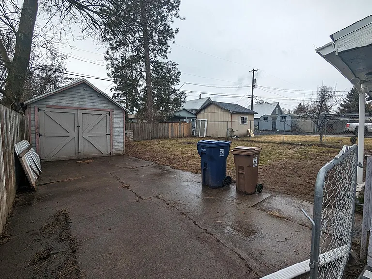 2424 E Decatur Ave — Photo 3
