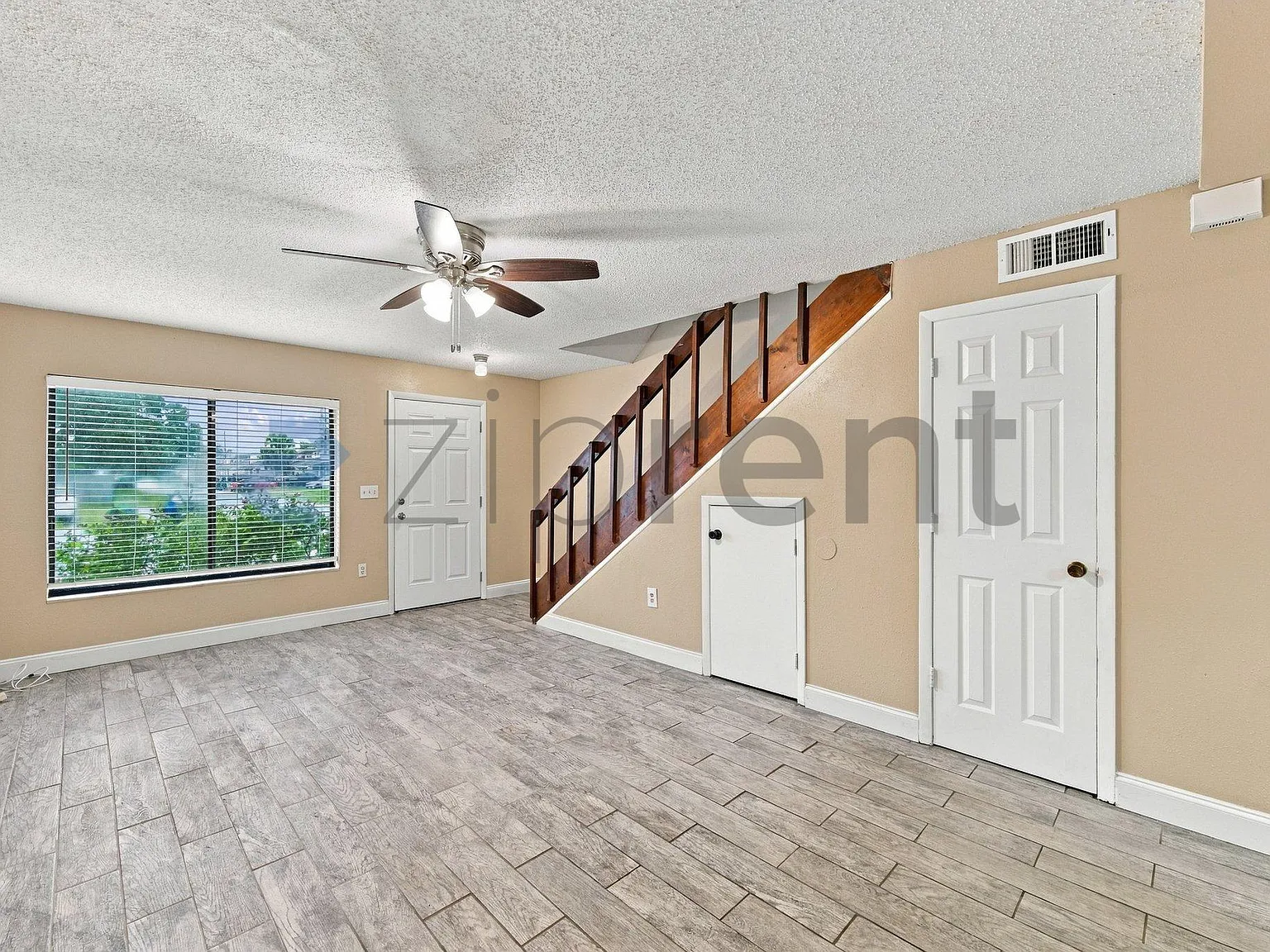 2 bed, 1.5 bath, 1150 sqft, $1,595 — Photo 3