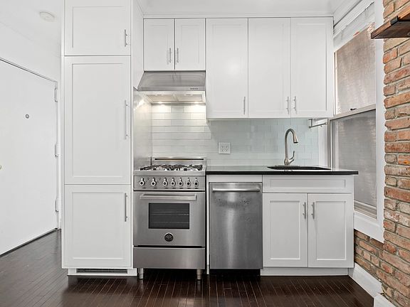 3rd image of 204 W 10th St APT 12