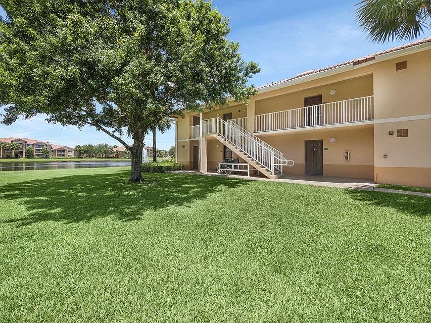 1st image of 281 SW Palm Dr APT 202