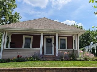 704 S Jefferson St, Lockport, IL 60441