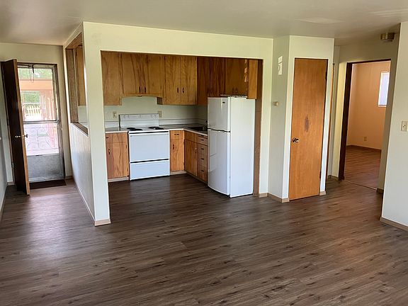 3rd image of 803 E Fir St #9