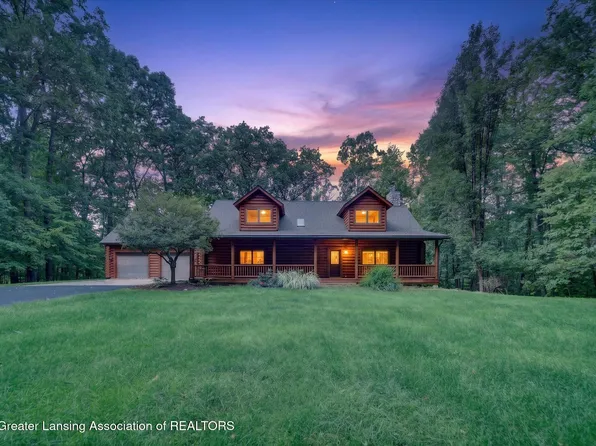 10117 Hawthorne Ln, Byron, MI 48418