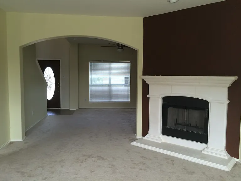 3604 Sandy Brook Dr — Photo 3