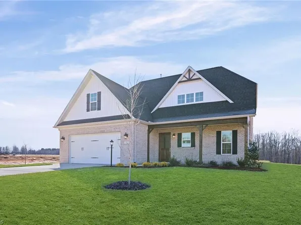 152 Emerald Dr, Lexington, NC 27295