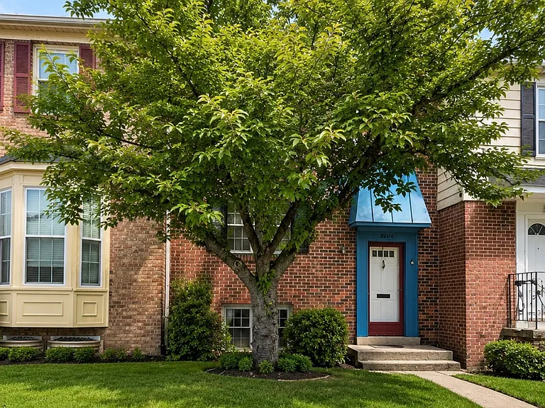 8105 Kenova Ln — Photo 1