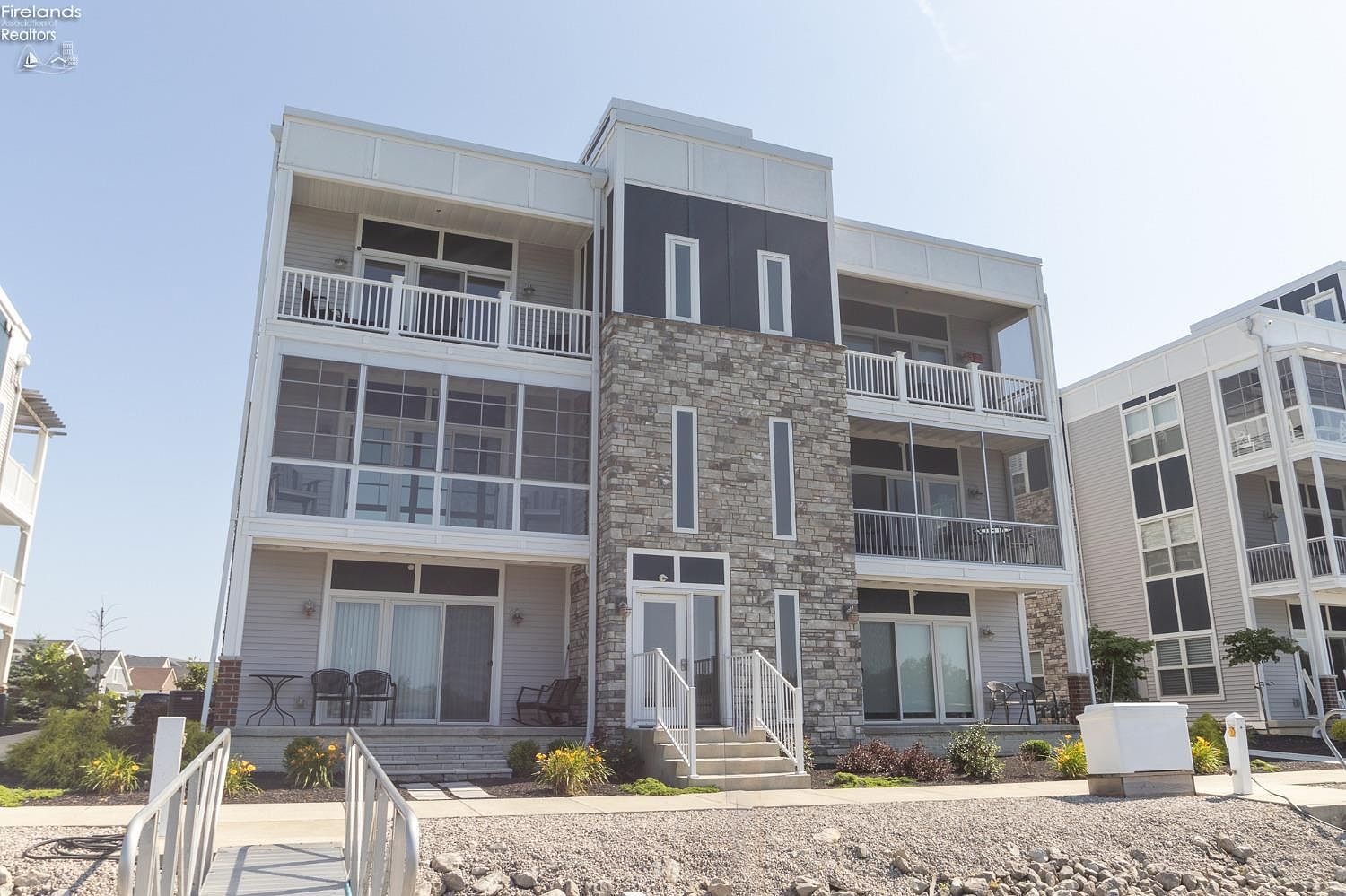 2572 S Waterside Ct, Lakeside Marblehead, OH 43440 MLS 20232443 Zillow