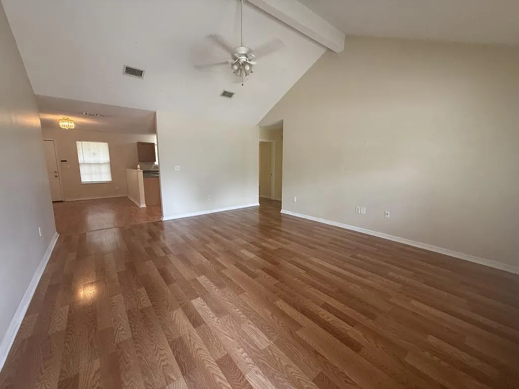 535 N Forest Dr — Photo 3
